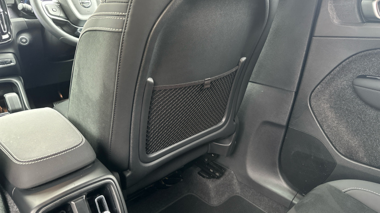 Volvo XC40 2.0 B4P Plus Dark 5dr Auto Petrol Estate